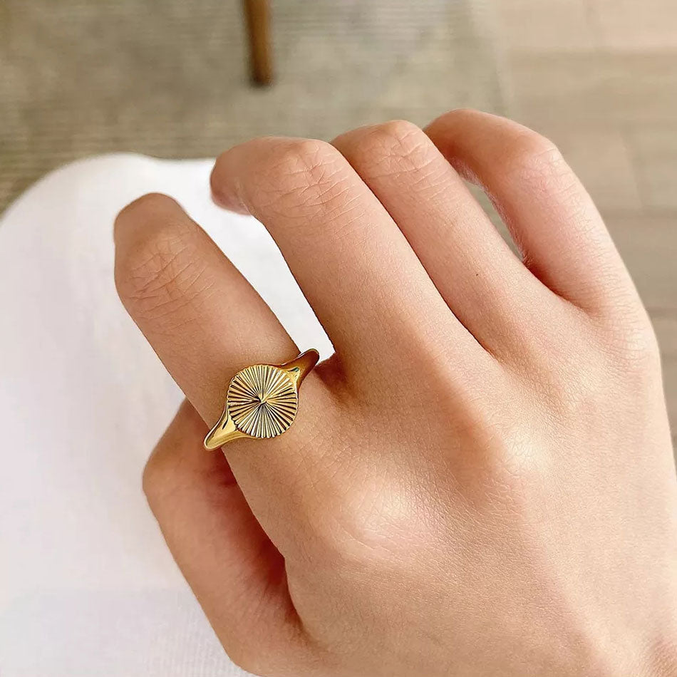 Rizavelle | Anello Sunburst in Oro 18K