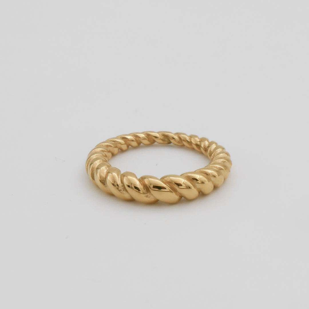 Tia Twisted Ring