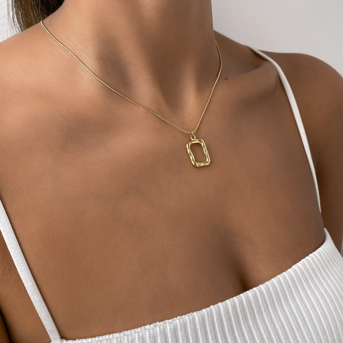Elise Pendant Necklace