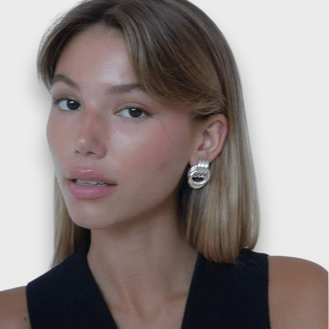 Nela – Orecchini a nodo filigrana in ottone dorato