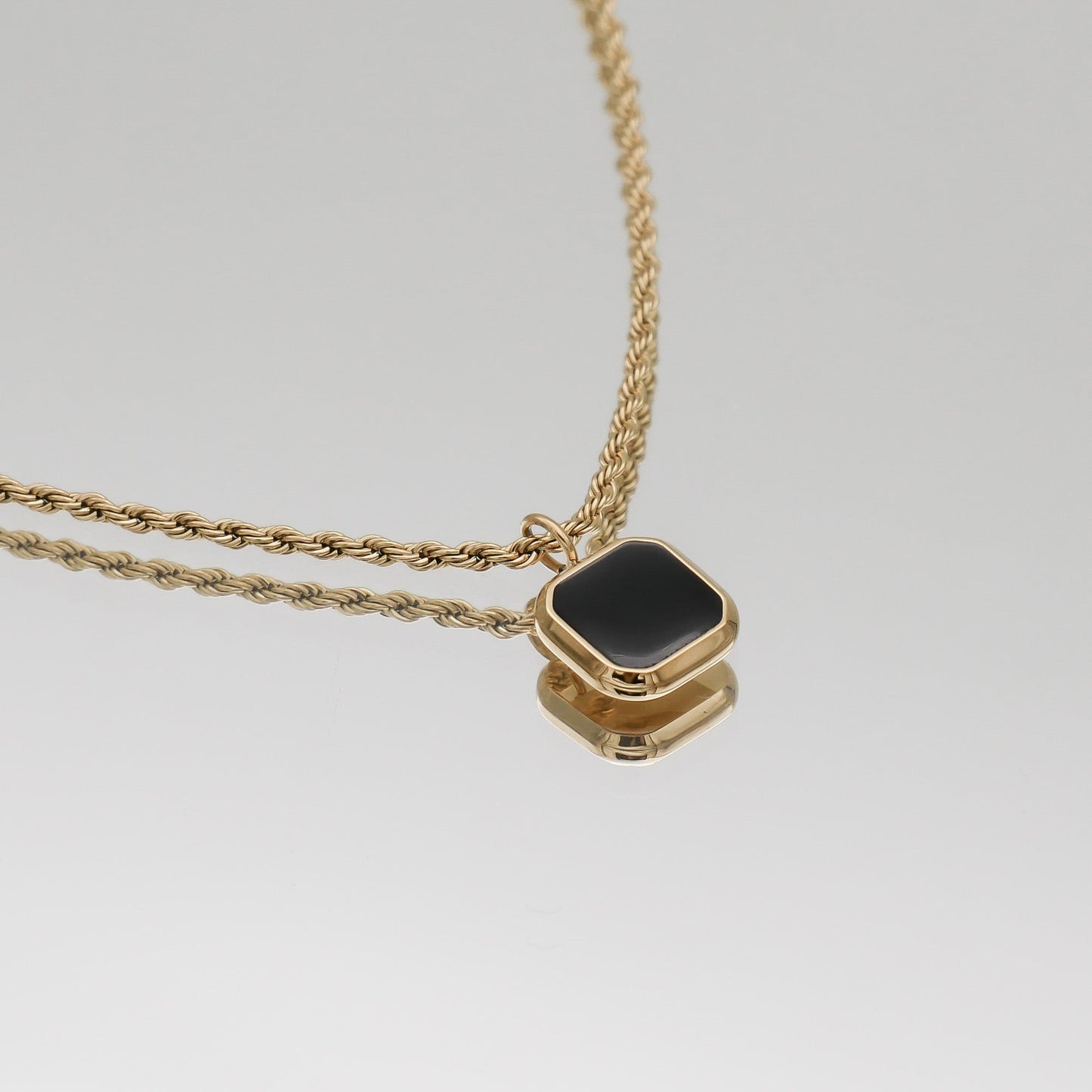 Zola Onyx Pendant Necklace
