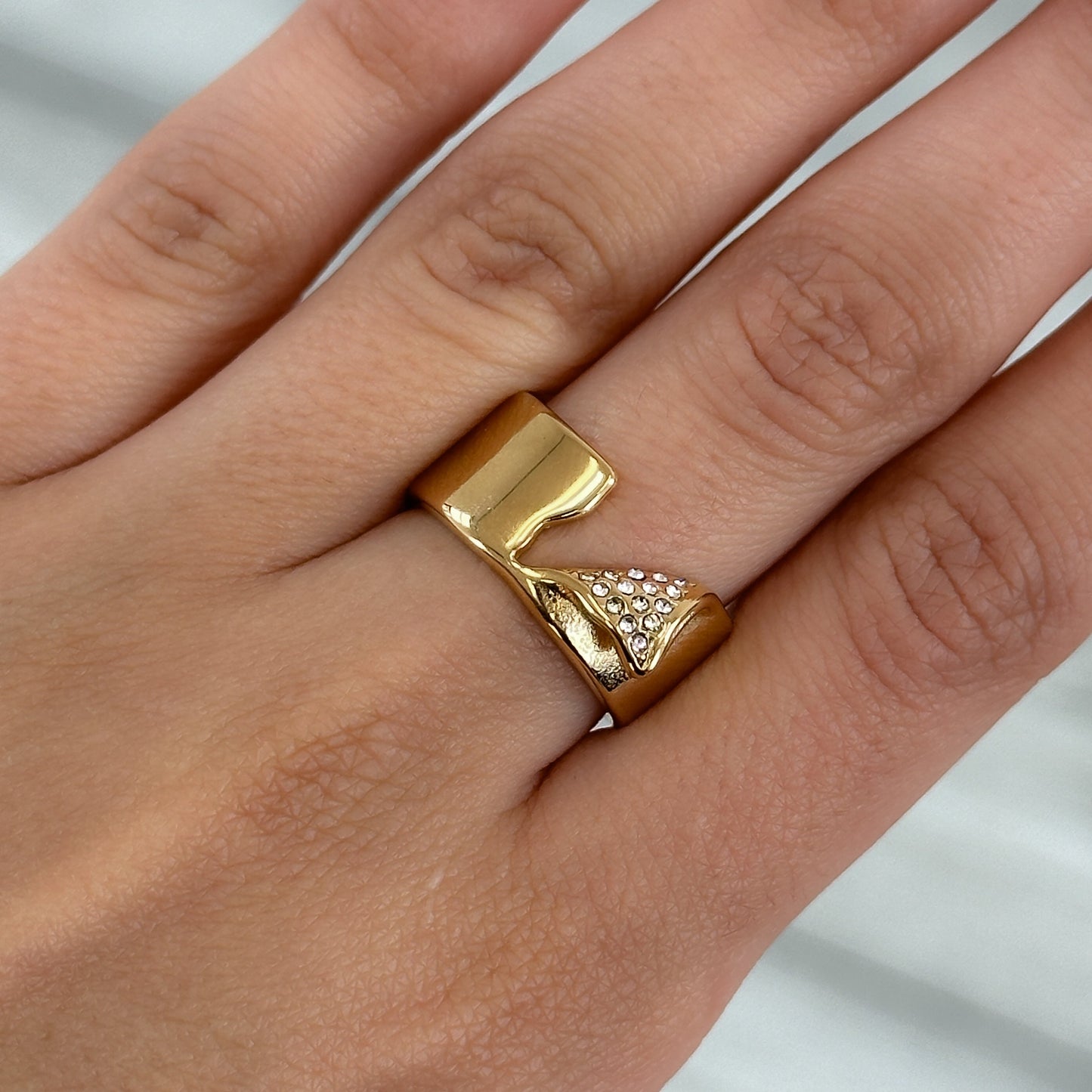 Zuri Cut Out Band Ring