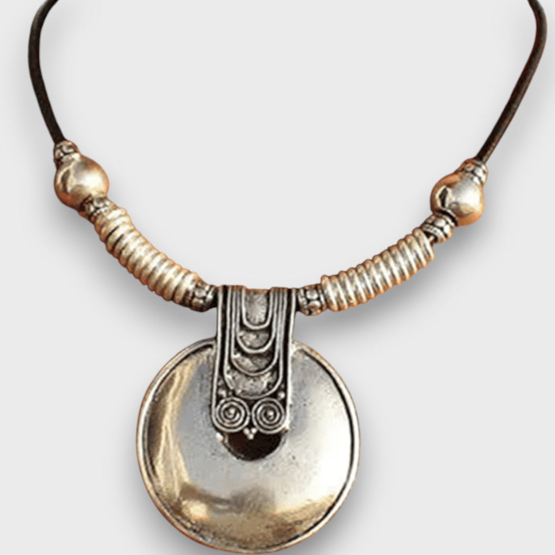Selena – Collana Boho Vintage con pendente ad anello