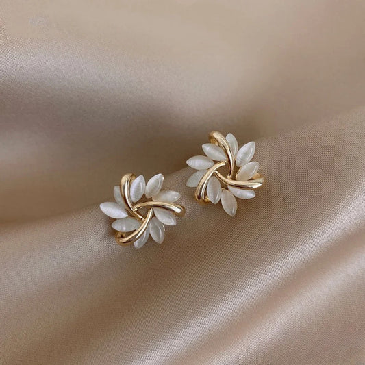 Mirla – Orecchini d'oro con fiori di opale