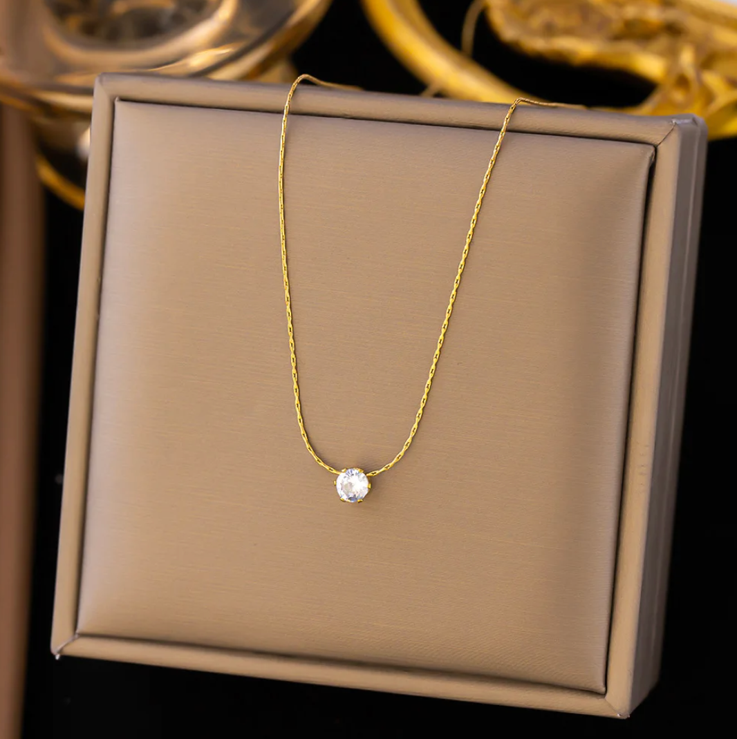 Ceraline – Collana scintillante con accento luccicante