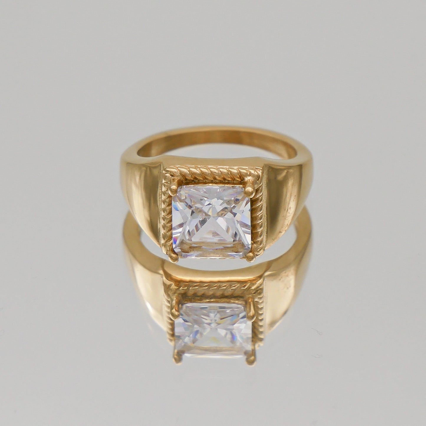 Hana Gemstone Signet Ring