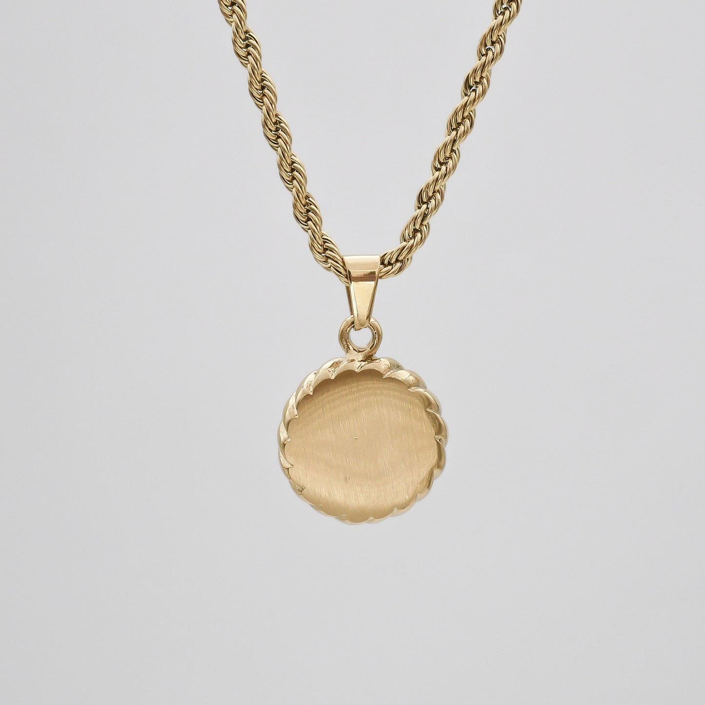 Esme Pearl Round Necklace