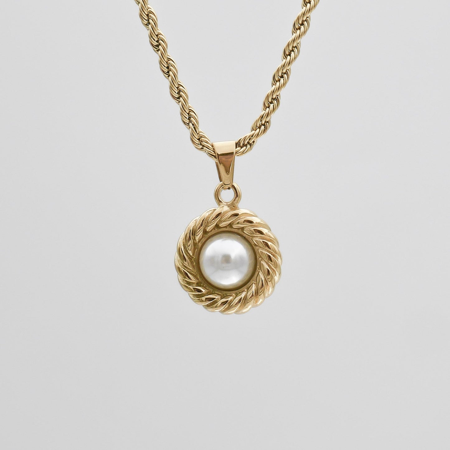 Esme Pearl Round Necklace