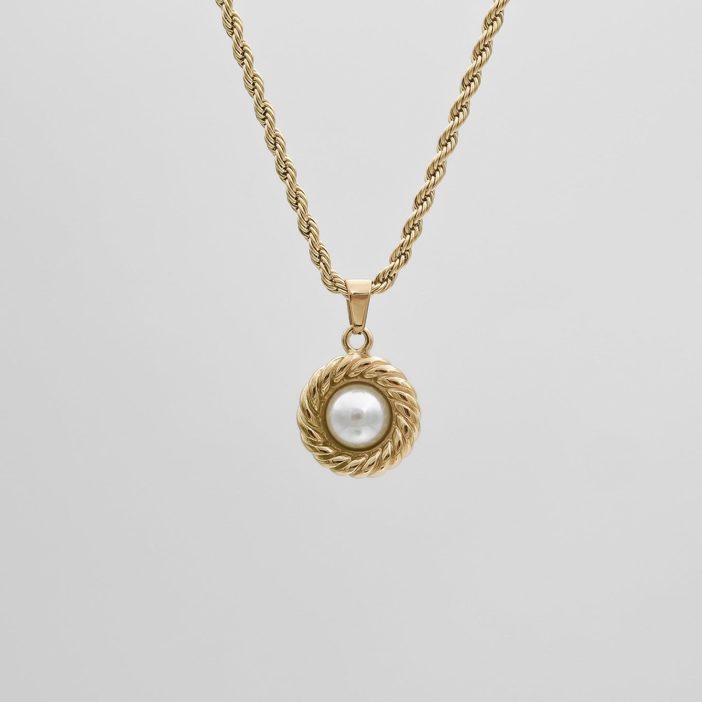 Esme Pearl Round Necklace