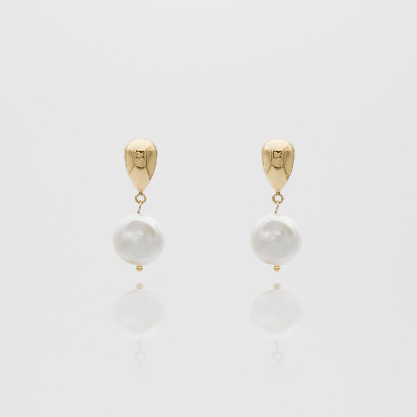 Margot Pearl Earrings