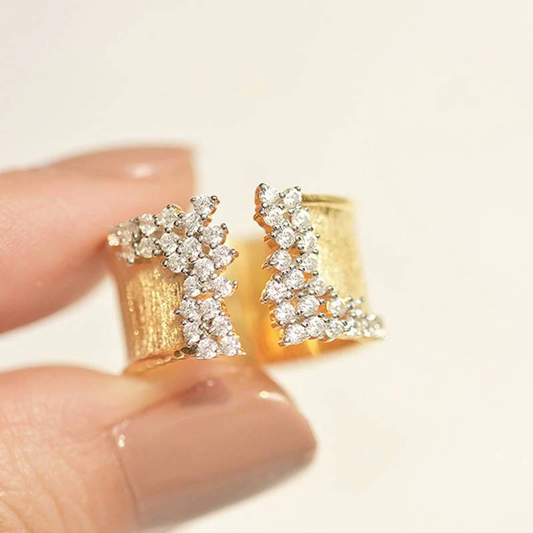 Anello aperto vintage in oro con diamanti